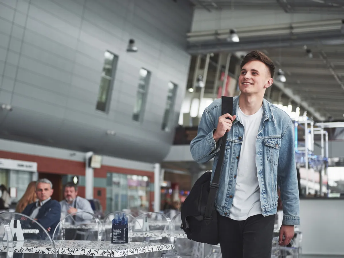 Guvernul aprobă platformă digitală pentru pasageri: informații despre zboruri și securitate în aeroport