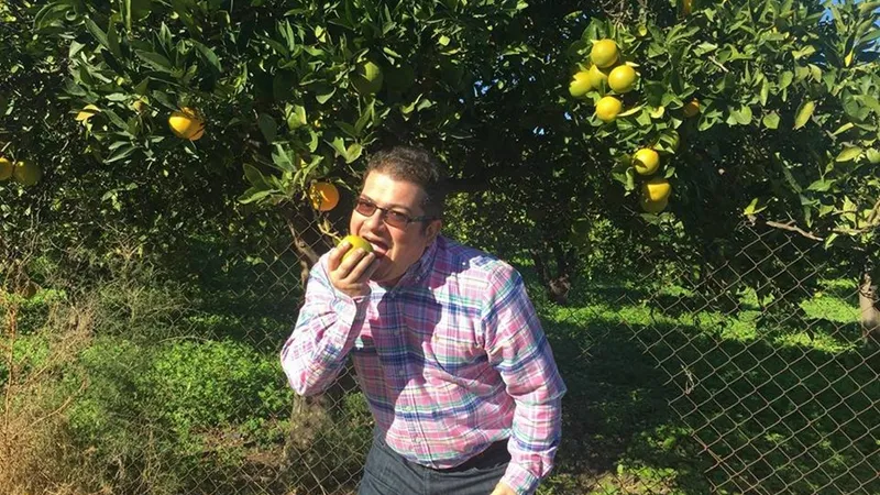 Sorin Berbece, Șeful Direcției pentru lucrările și secretariatul comisiilor din Camera Deputaților câștigă 277.800 de lei pe an din două surse Foto: Facebook