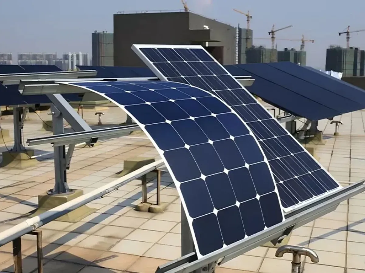 Panouri fotovoltaice thin film - Foto: bluebirdsolar.com