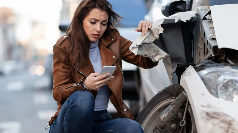A apărut poliţa RCA sub 1.000 de lei. Cum se explică preţul? Ce trebuie să ştie cei care o cumpără - Foto: Freepik/Drazen Zigic