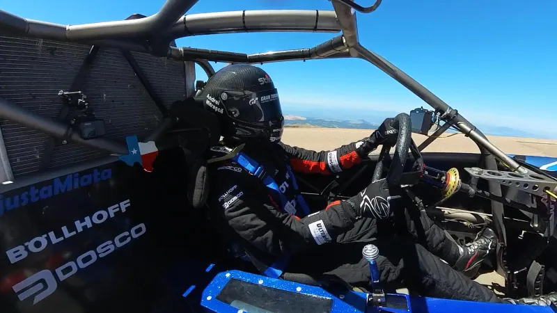 Un pilot român a scris istorie în cursa de la Pikes Peak 2023 - Foto: Facebook/Andrei Mitrașcă