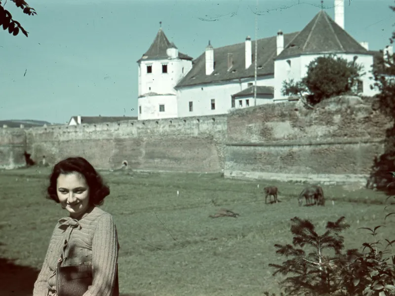 Imagini color unice din România în 1942-1946, în plin Război: Sibiu, Făgăraș, Brașov, București - Foto: Facebook/Arhiva de Fotografie