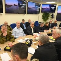 Ministrul Benjamin Netanyahu participă la o reuniune a cabinetului de război la Ministerul israelian al Apărării din Tel Aviv, Israel. Foto: profimedimages.ro