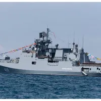 VIDEO Momentul în care nava amiral rusă Makarov este lovită „mortal” de ucraineni. Filmare cu drona / TASS