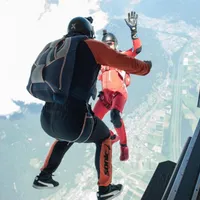 Instructor de zbor experimentat, mort după o manevră riscantă. S-a izbit de sol cu parașuta deschisă - Foto: Profimedia Images / imagine cu rol ilustrativ