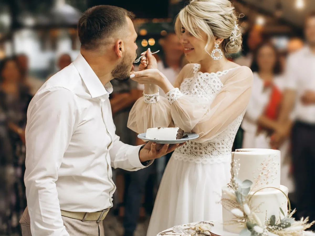 Mirii și darul de nuntă scapă de verificările Fiscului. Pe cine se axează acum autoritățile? De ce s-au retras autoritățile și care este următorul scop? - Foto: Freepik
