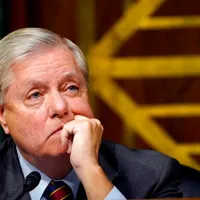 Lindsay Graham spune că are simptome ușoare ale bolii. FOTO: Facebook
