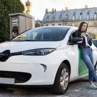 Frânele mașinilor electrice se uzează mai greu, dar riscă să ruginească. Ce trebuie să facă șoferii - Foto: Freepik