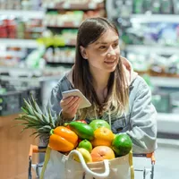 Ce poți să cumperi cu 100 de lei pentru 2 săptămâni Foto: Freepik.com - rol ilustrativ
