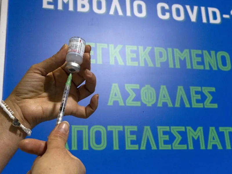 Certificatul de vaccinare, valabil doar 7 luni în Grecia, fără doza booster, la cei peste 60 de ani. / Foto: globaltimes.cn