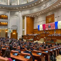 80% din șefii Camerei Deputaților iau 1.000 lei/lună spor de „doctorat” - Foto: facebook / Camera Deputaților