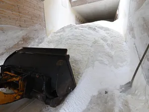 Un zăcământ de sare uriaș, abandonat de pe vremea lui Ceaușescu, preluat de o firmă din Ungaria - Foto: Freepik (Imagine cu rol ilustrativ)