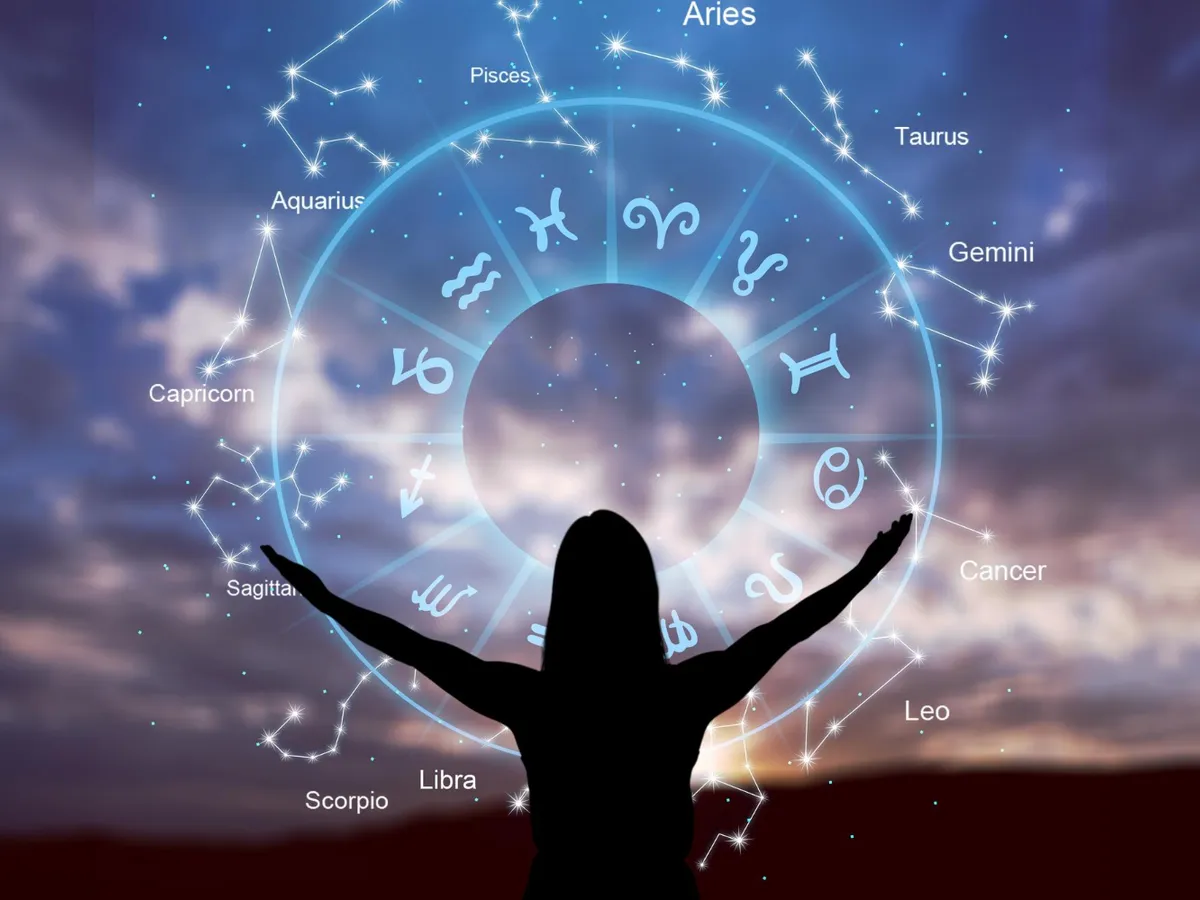 Horoscop aprilie. Cinci zodii afectate direct de Luna Plină în Balanță. Leu – călătorii, Balanță – bani