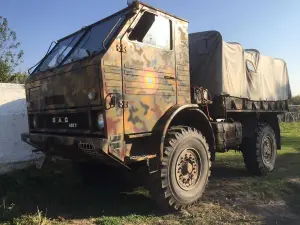 Armata Română scoate la licitație Aro-uri și camioane DAC. Costă cât o bicicletă electrică - Foto: echipamentemilitare.ro