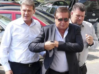 Îşi umilea angajaţii plătiţi cu 1.200 de lei pe lună. A fost cel mai bogat român, dar averea s-a 