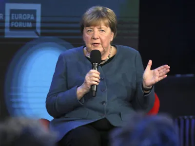 Angela Merkel, către români: „Vă doresc să aveţi din nou un premier ales. Avem nevoie de oameni dispuşi să facă compromisuri”