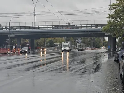 Trafic în București pe Cod Roșu de ploi - Foto: Newsweek