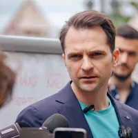 Sebastian Burduja: De câteva zile, primesc solicitări de demisie şi mesaje pline de “civism” - Foto: facebook/ Sebastian Burduja