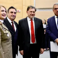 Ministrul Sănătății, Alexandru Rafila, primarul Constanței Vergil Chițac și președintele CJ Constanța Mihai Lupu au semnat contractele pentru două spitale noi în Constanța. - Foto: Ministerul Sănătății