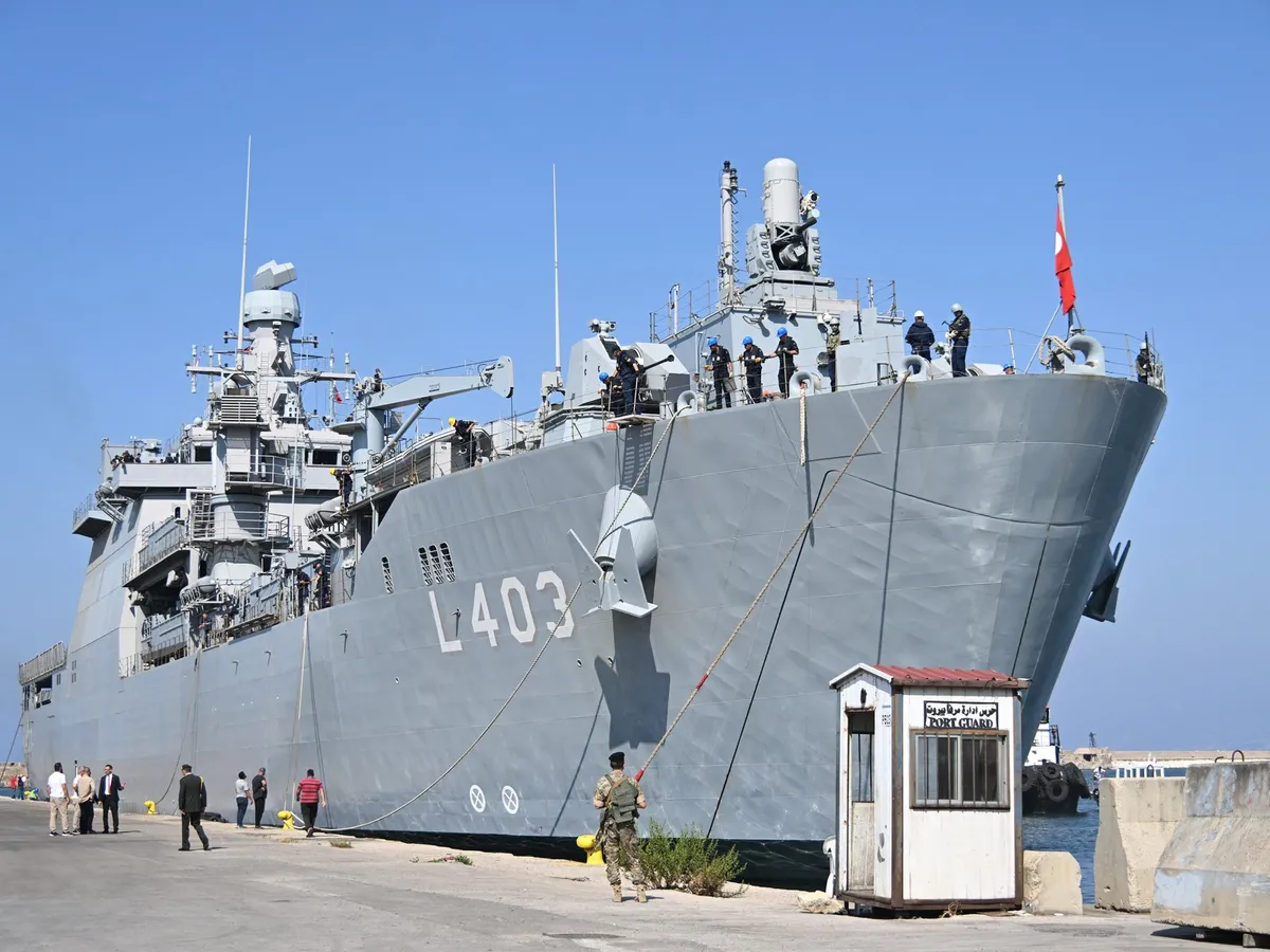 Turcia vrea să facă legea în Marea Neagră, România se bazează tot pe nave de luptă sovietice - Foto: Profimedia Images