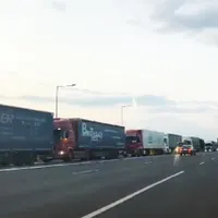 VIDEO Autostrada spre Grecia, Thassos: Coadă de 10 km de camioane la Vama Giurgiu. Grindeanu vinovat - Foto: Newsweek România