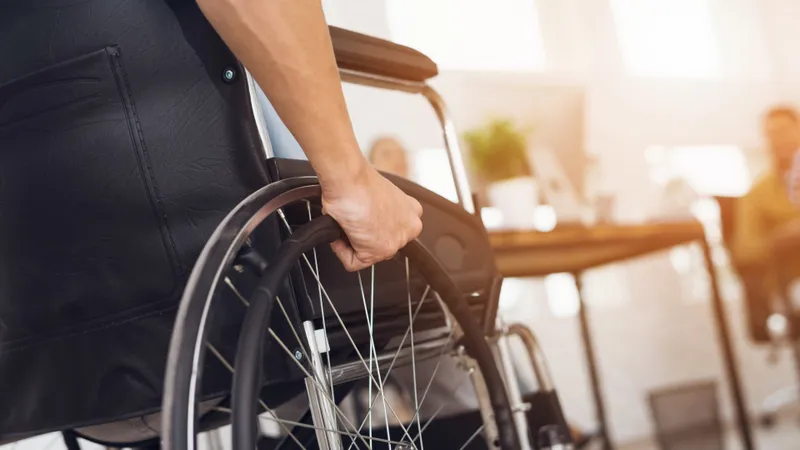 O femei este anchetată după ce și-a ținut copilul într-o cușcă. Acesta ar avea și handicap - Foto: Profimedia Images (imagine cu rol ilustrativ)