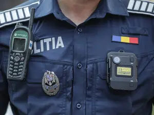 Trei băieți de 15 şi 16 ani, cu cagule pe cap, au intrat într-o casă şi au furat telefoane - Foto: INQUAM Photos/ Octav Ganea