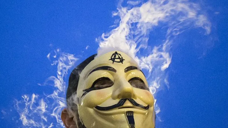 Anonymous începe o "uriașă" descărcare de date care va "spulbera Rusia". Rostproekt este în vizor/FOTO: Twitter/Anonymous