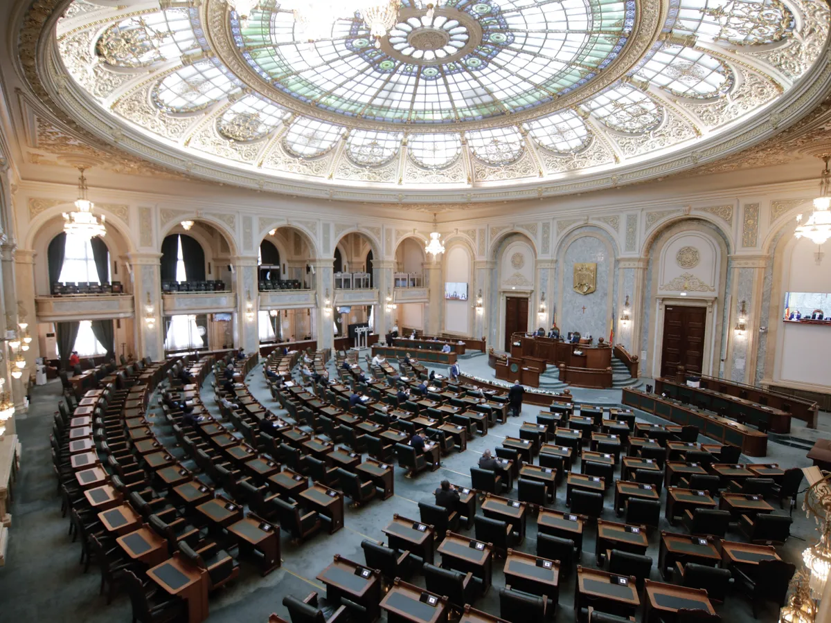 650 parlamentari iau pensie specială de 6.200 lei, deși au contribuit pentru doar 700 lei. Urmează primarii..