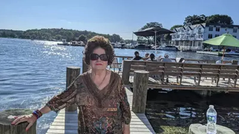 Cine e artista românca ce a filma o reclamă în SUA la 77 de ani. Și-a îndeplinit visul american - Foto: Facebook / imagine cu caracter ilustrativ