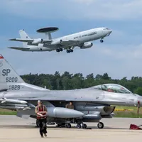 SUA trimit militari în Ucraina ca să țină avioanele F-16 în viață. „Nu le putem repara în România” - Foto: Profimedia Images