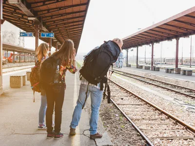 Tinerii din România pot călători gratis cu trenul în Europa. Cine beneficiază? Înscrierea a început - Foto: Freepik (Imagine cu rol ilustrativ)