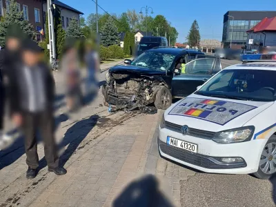 Un șofer băut a provocat un accident grav în Suceava. Viceprimarul unei localități a fost rănit  Foto: ISU Suceava