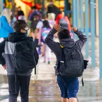 Lista celor 101 de școli din București care au cerut să treacă în online / News Observer