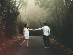 De ce durează mai puțin relațiile în ziua de azi? Când trebuie să ieși dintr-o relație toxică. Imagine cu rol ilustrativ Foto: pexels.com