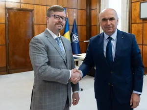 Bolojan, discuții cu Însărcinatul cu afaceri de la Ambasada SUA despre cooperarea militară - Guvernul României / X.com