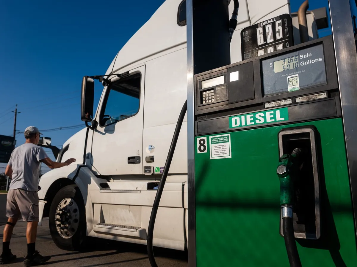 Companiile americane să tem să cumpere motorina rusească. Trump le „încurajează puternic”  s-o ia - Foto: Profimedia Images (imagine cu  rol ilusstrativ)