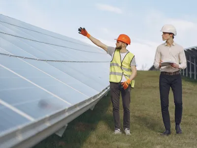 Primul oraș din România care își ia energia doar de la panouri fotovoltaice. Parc de 10 hectare - Foto: Freepik (Imagine cu rol ilustrativ)