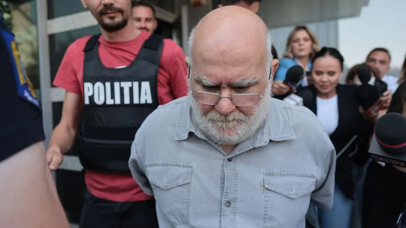 Procurorii cer arestarea lui Alfred Bulai. Ce au descoperit în timpul perchezițiilor - Foto: INQUAM Photos / George Călin
