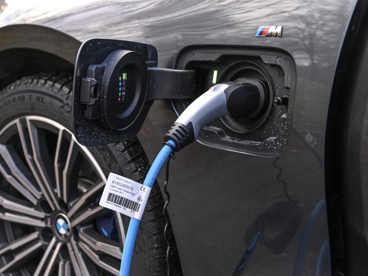 BMW PHEV - Foto: Profimedia