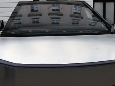 ”Extraterestrul!”. O mașină cu un design cum nu s-a mai văzut a apărut în România! Poliția a dat cea mai dură sancțiune