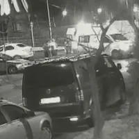 Urmărire ca-n filme! Un șofer a sărit în râu ca să scape de poliție. Băut, drogat, fără permis - Foto: captură video