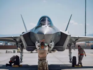 SUper-avionul american F-35A Lightning se întoarce dintr-un exercițiu - Foto- U.S. Air National Guard/ Sgt. Ryan Campbell