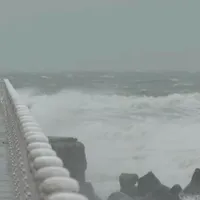 Valuri de 7,5 metri la țărmul Mării Negre. Sunt cele mai mari înregistrate vreodată în România Foto: captură ProTV