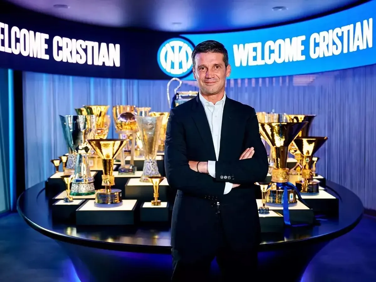 Cristian Chivu a fost prezentat oficial ca fiind noul antrenor al echipei Internazionale Milano  - Foto: Facebook