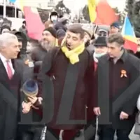 Geoege Simion, vopsit cu albastru. FOTO: captură video