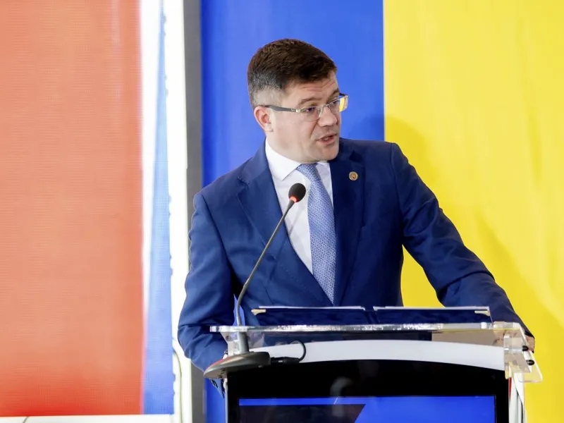 Sms-urile trimise de pe telefonul lui Alexe în ziua alegerilor i-au explodat în față - Foto: INQUAM PHOTOS/Casian Mitu