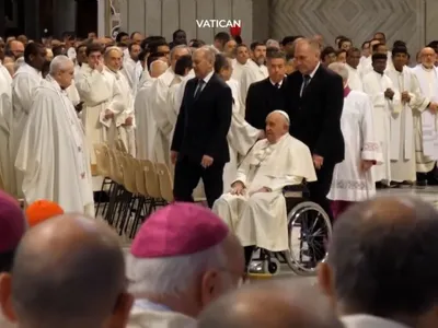 Credincioșii romano-catolici sunt în Săptămâna Sfântă. Papa a spălat picioarele unei deținute Foto: captură video Obervator
