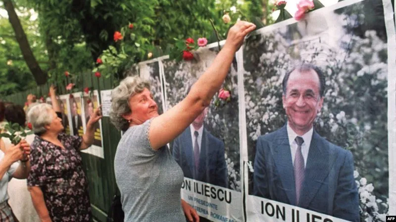 Candidații principali la prezidențialele din 1990: Ion Iliescu, Radu Câmpeanu și Ion Rațiu, așa cum apăreau în afișe de campanie