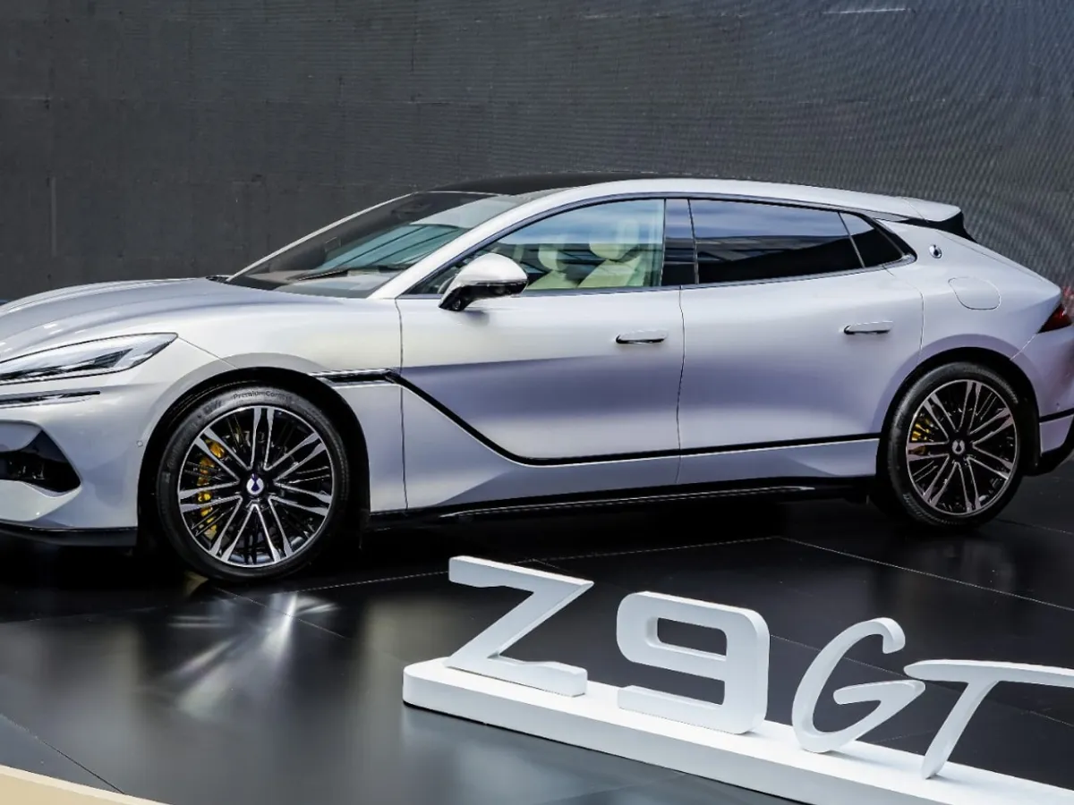Constructorul chinez de mașini electrice BYD a preluat total Denza de la Mercedes și atacă Europa - Foto: carnewschina.com